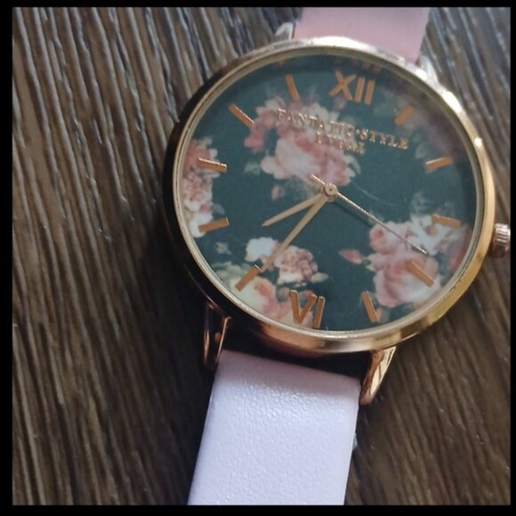 Women's Floral Watch - Pink and Gold - Picture 8 of 8